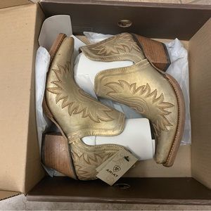 Ariat dixon boots. Never used